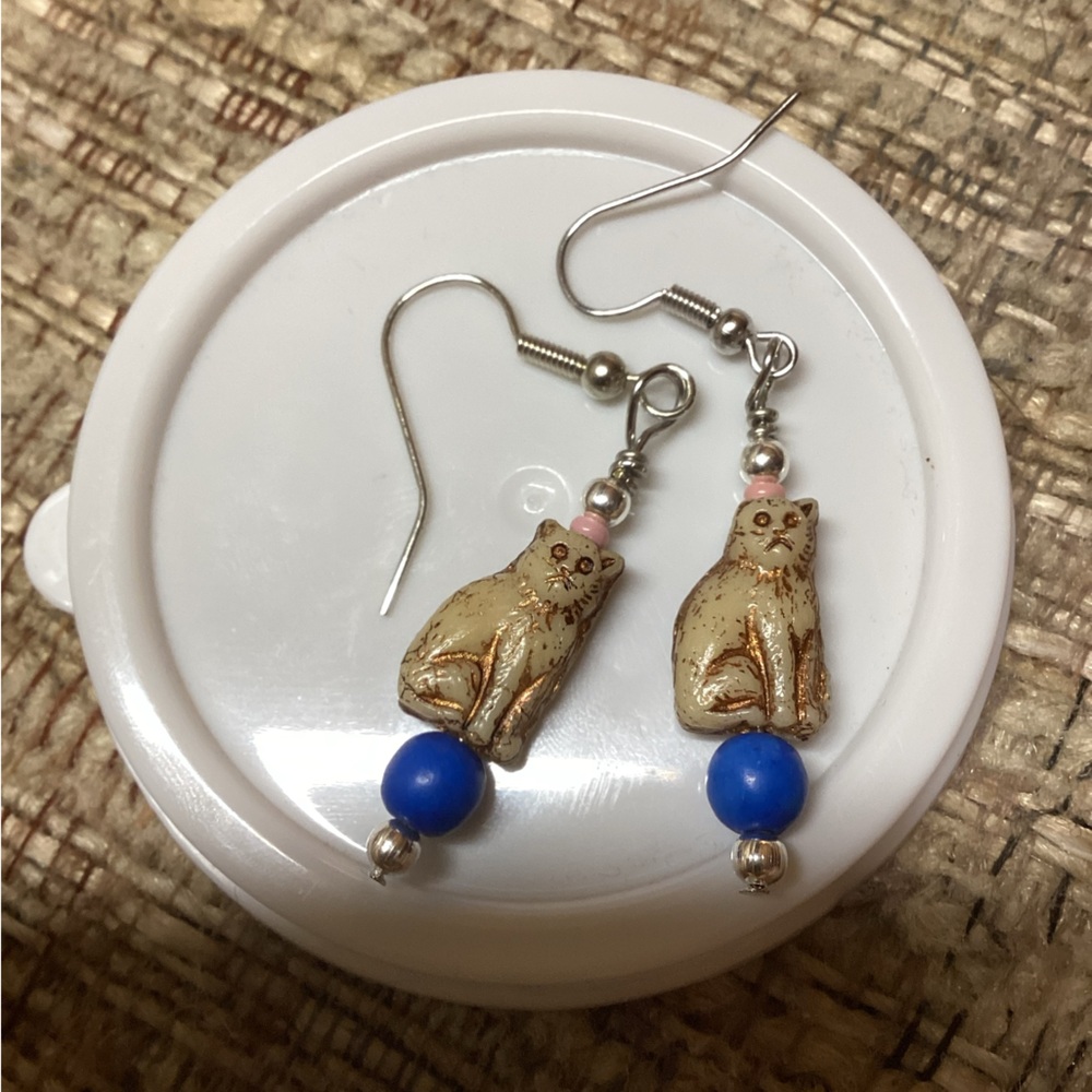 Kitten earrings
